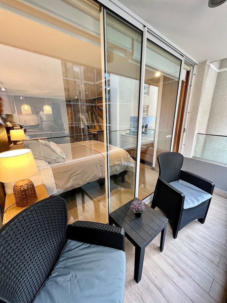 Atractivo y moderno estudio en Clínica Las Condes