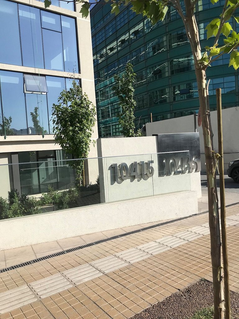 Atractivo y moderno estudio en Clínica Las Condes