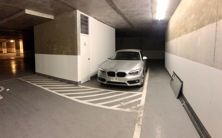 1D con Cama King y Estacionamiento en Las Condes