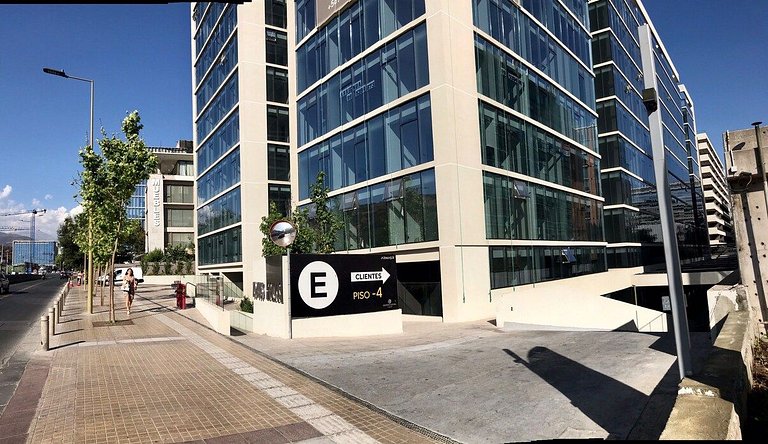 1D con Cama King y Estacionamiento en Las Condes