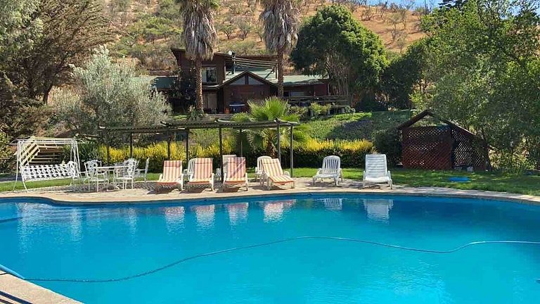 Country House with Pool, Hot Tub & Garden