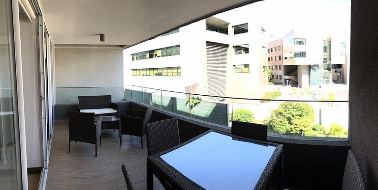 A pasos de Clinica: Parking + Cama King + Wifi