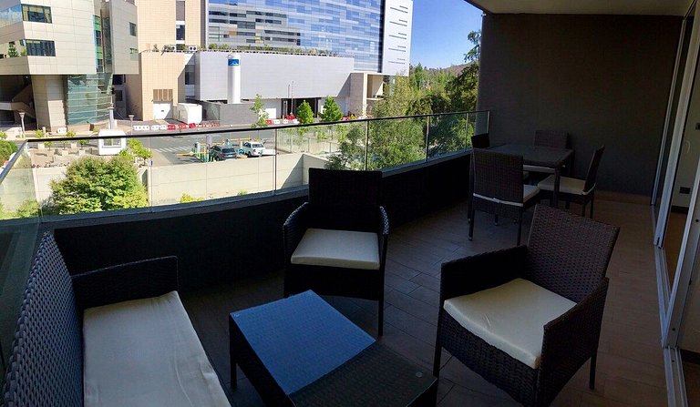 A pasos de Clinica: Parking + Cama King + Wifi