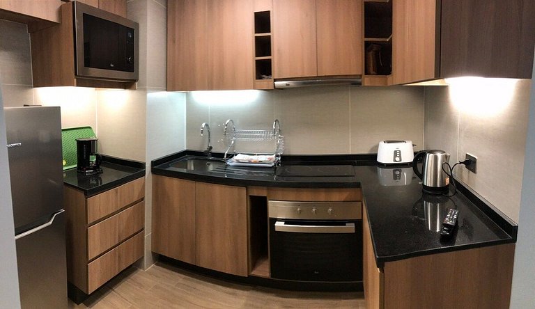 A pasos de Clinica: Parking + Cama King + Wifi