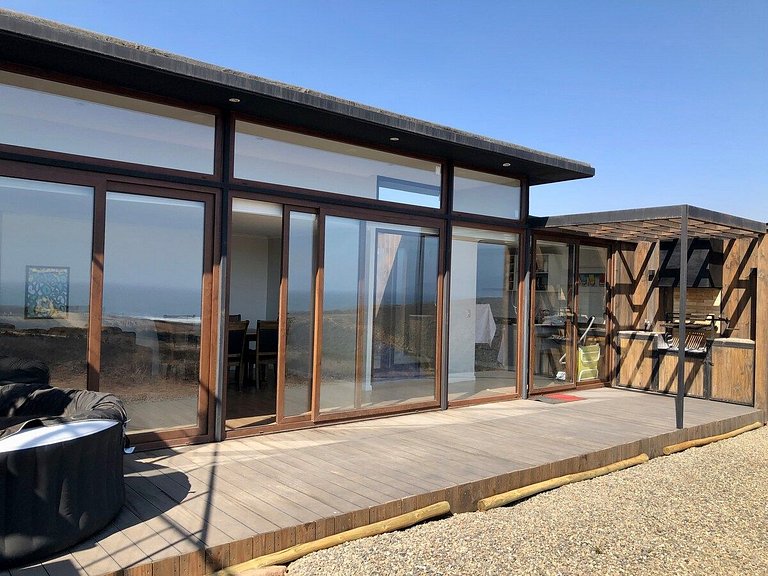 Moderna Casa con vista al mar