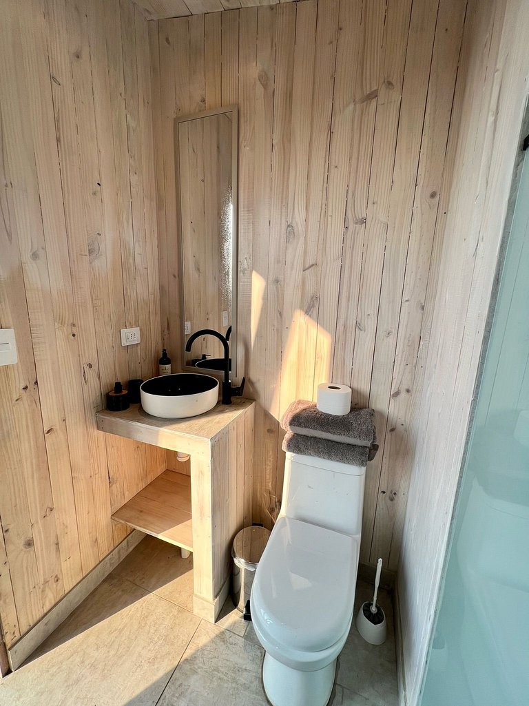 Forest Cabin, Incredible Views, Hot Tub, Starlink
