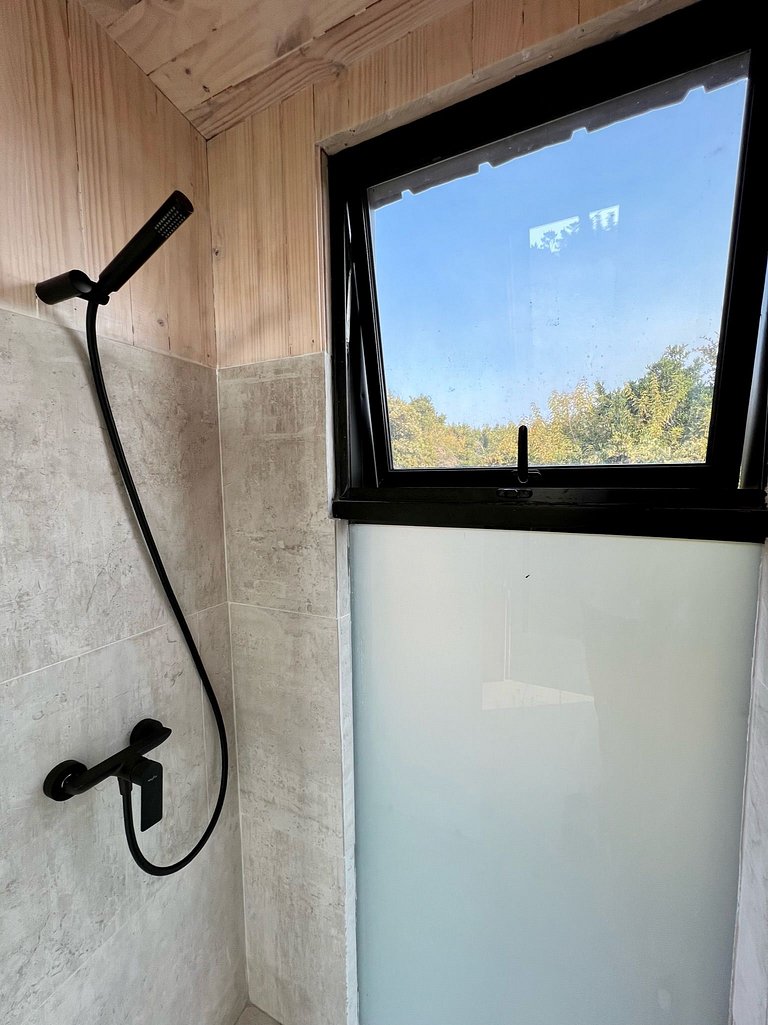 Forest Cabin, Incredible Views, Hot Tub, Starlink