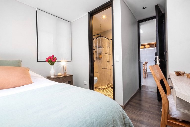 Amplia Casa en Vitacura con piscina veraniega