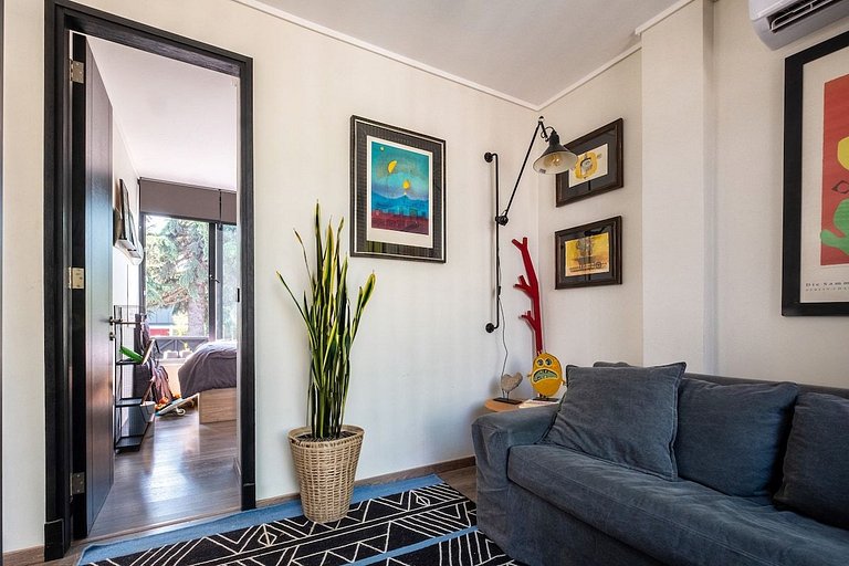 Amplia Casa en Vitacura con piscina veraniega