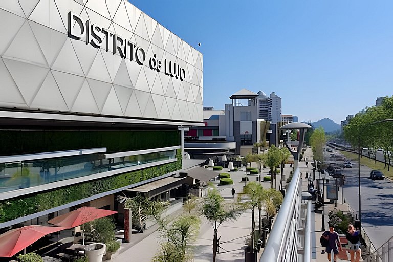 1D junto a Parque Arauco con Estacionamiento
