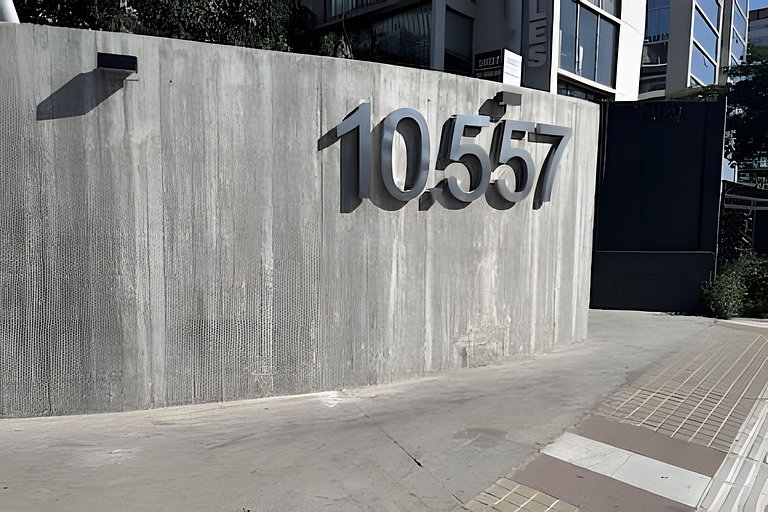 1D moderno junto a Clínica Las Condes