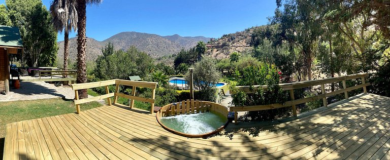 Country House with Pool, Hot Tub & Garden