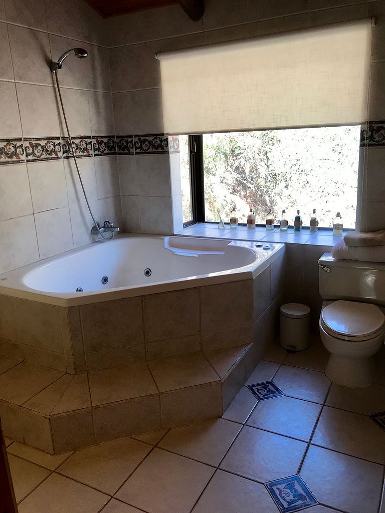 Casa de Campo con Piscina, Tinaja y Jardín