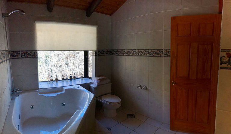 Casa de Campo con Piscina, Tinaja y Jardín