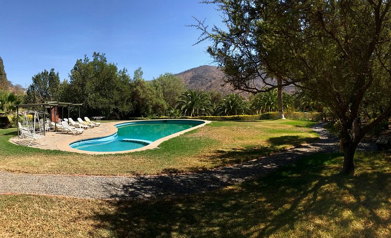 Country House with Pool, Hot Tub & Garden