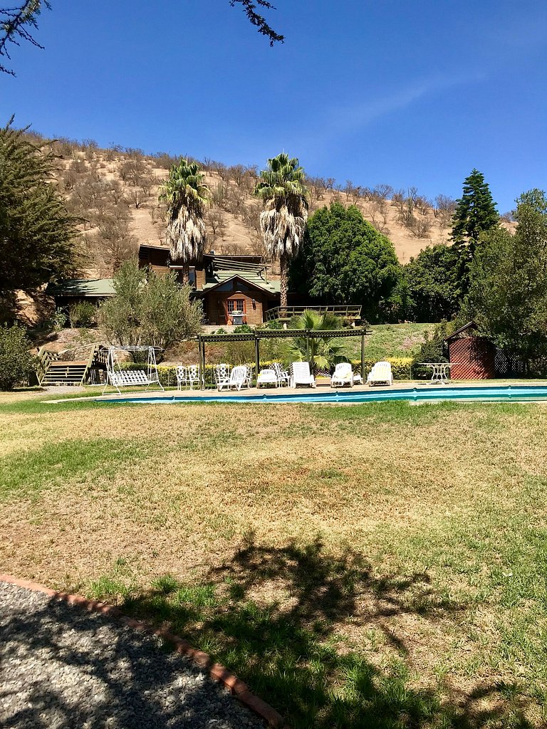 Country House with Pool, Hot Tub & Garden