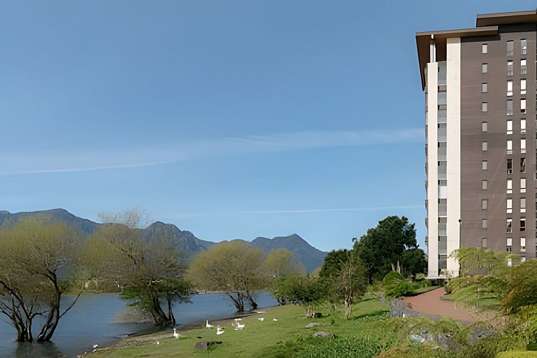En Parque Pinares, descanso en el Lago.