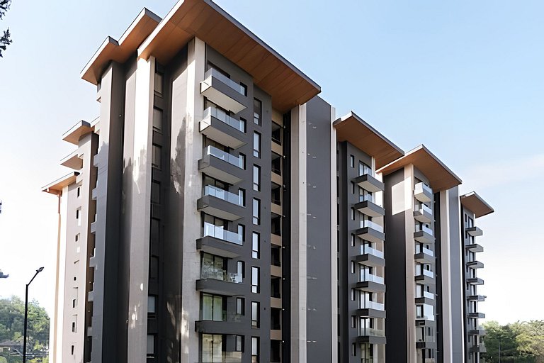 En Parque Pinares, descanso en el Lago.