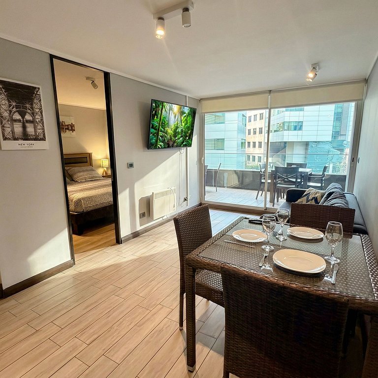 A pasos de Clinica: Parking + Cama King + Wifi