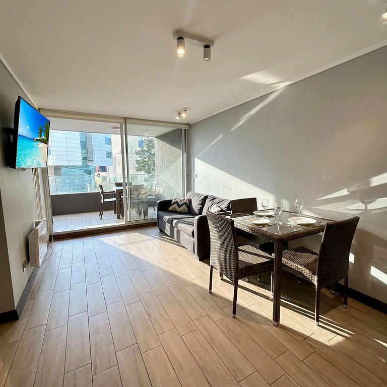 A pasos de Clinica: Parking + Cama King + Wifi