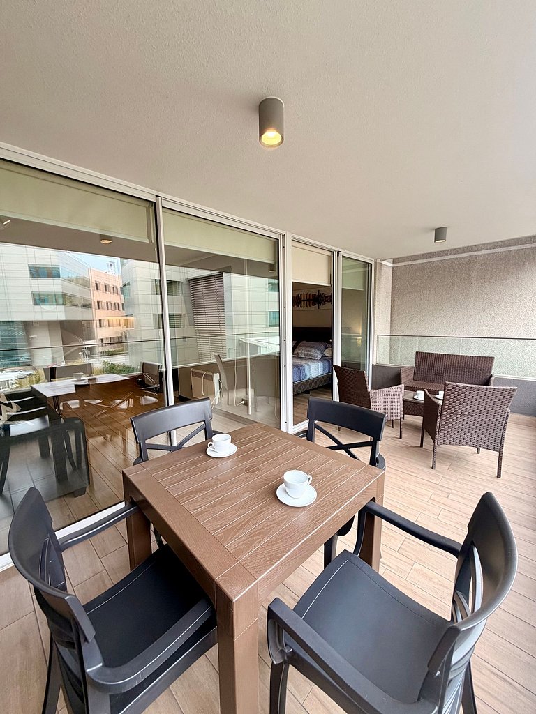 A pasos de Clinica: Parking + Cama King + Wifi