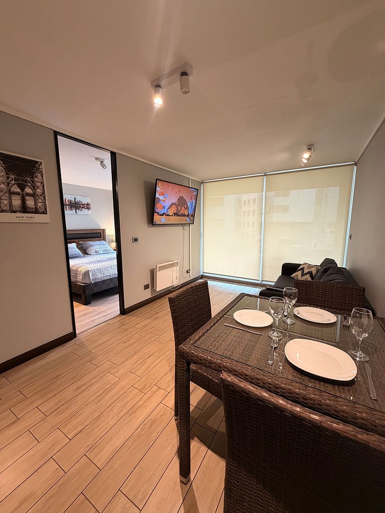 A pasos de Clinica: Parking + Cama King + Wifi