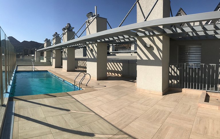 A pasos de Clinica: Parking + Cama King + Wifi