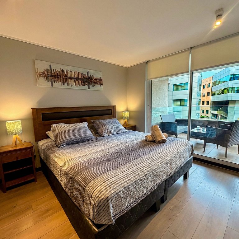 A pasos de Clinica: Parking + Cama King + Wifi