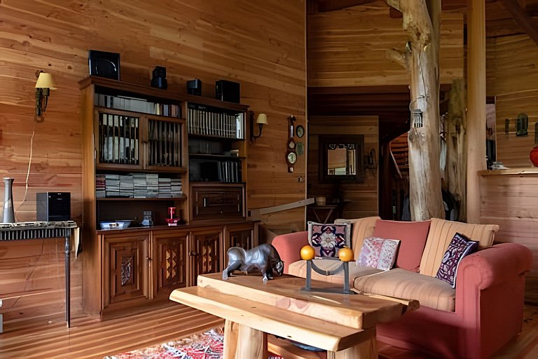 Casa de Ensueño entre Árboles Nativos