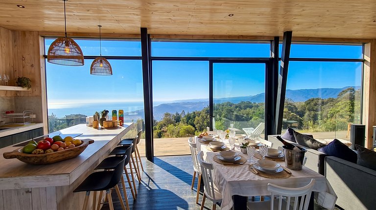 Amazing House, Incredible Views, HotTub, Starlink
