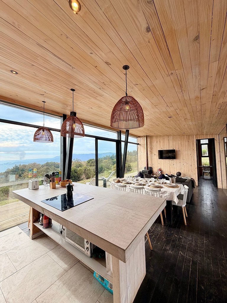Amazing House, Incredible Views, HotTub, Starlink